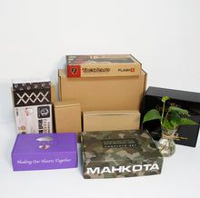 將圖片載入圖庫檢視器 Custom Logo Printed for folding paper product packaging box Cookies Cake Gift Paper Box